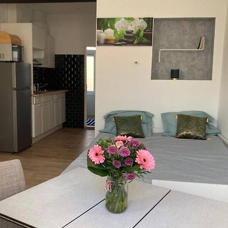 Magnifique Studio Au 2Eme Etage, A Proximite De La Gare Du Midi! Brüsszel Kültér fotó