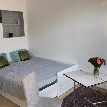Magnifique Studio Au 2Eme Etage, A Proximite De La Gare Du Midi! Brüsszel Kültér fotó
