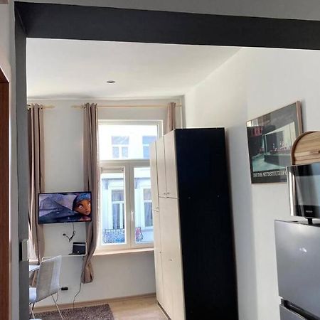 Magnifique Studio Au 2Eme Etage, A Proximite De La Gare Du Midi! Brüsszel Kültér fotó