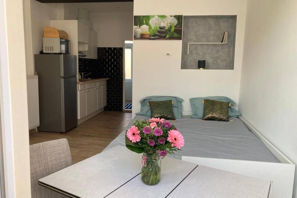 Magnifique Studio Au 2Eme Etage, A Proximite De La Gare Du Midi! Brüsszel Kültér fotó