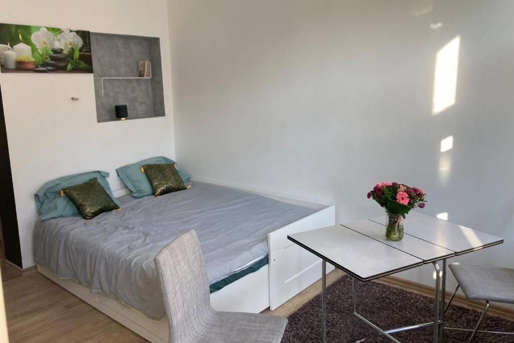 Magnifique Studio Au 2Eme Etage, A Proximite De La Gare Du Midi! Brüsszel Kültér fotó