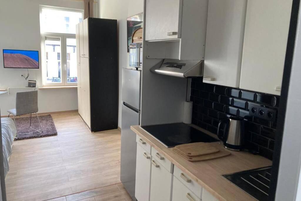 Magnifique Studio Au 2Eme Etage, A Proximite De La Gare Du Midi! Brüsszel Kültér fotó
