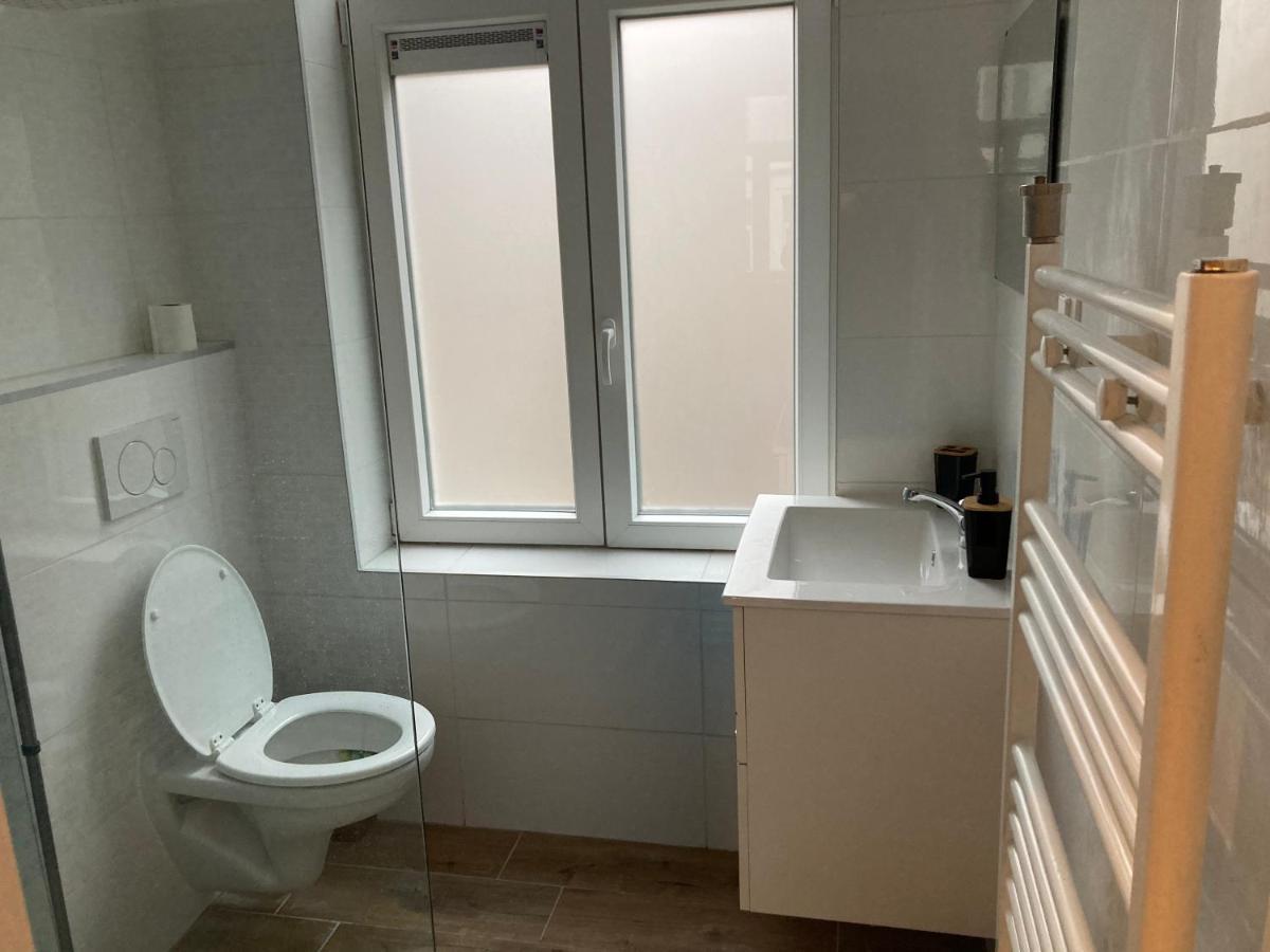 Magnifique Studio Au 2Eme Etage, A Proximite De La Gare Du Midi! Brüsszel Kültér fotó